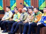 Wabup-Kotabaru-Andi-Rudi-Latif-SHMM-kanan-hadir-diacara-penyerahan-DIPA-dan-TKD.jpg
