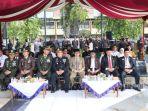 Wakil-Bupati-HST-Drs-H-Mansyah-Sabri-saat-menghadiri-puncak-peringatan-HUT-Bhayangkara.jpg