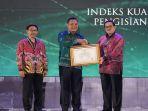 Wali-Kota-Banjarbaru-dua-kategori-penghargaan-Anugerah-Meritokrasi.jpg