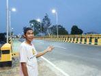 Warga-di-dekat-Jembatan-Kembar-di-Kota-Martapura-Kabupaten-Banjar-Provinsikalsel-07042023.jpg