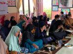 Warga-lansia-mengikuti-kegiatan-penyuluhan-terkait-kesehatan-jiwa.jpg