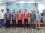 Wiji-Sasongko-dan-Martin-Hardja-Brand-Manager-Indofood-Noodle-Banjarmasin-foto-bersama.jpg