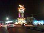 Wisata-Kalsel-Tugu-PKK-bertabur-cahaya-indah-terletak-di-pusat-Kota-Pelaihari-Senin-23102023.jpg