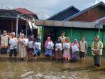 YBM-PLN-UID-Kalselteng-serahkan-bantuan-korban-banjir.jpg
