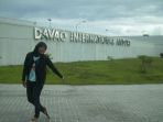 agustina-lestari-saat-berada-di-bandara-davao-filipina_20180419_202536.jpg