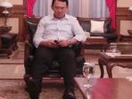ahok-ngetweet.jpg