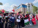 aksi-bela-Palestina-di-Jalan-Lambung-Mangkurat-Banjarmasin-kalsel-Jumat-10112023.jpg