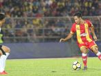 aksi-gelandang-asal-indonesia-evan-dimas-saat-selangor-fa_20180317_062803.jpg