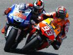 aksi-pebalap-repsol-honda-marc-marquez-yamaha-jorge-lorenzo_20150915_135926.jpg