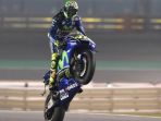 aksi-wheelie-valentino-rossi_20170405_062149.jpg