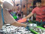 aktivitas-jual-beli-ikan-laut.jpg