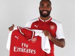 alexandre-lacazette-resmi-diperkenalkan-sebagai-pemain-baru-arsenal_20170706_061652.jpg