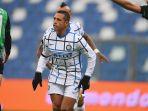 alexis-sanchez-mencetak-gol-di-laga-sassuolo-vs-inter-milan-liga-italia.jpg