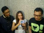 anang-aurel-dan-azriel-saat-ditemui-di-rs-medistra-jumat-2810_20161028_193129.jpg