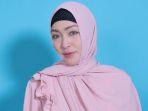 angelina-sondakh-menati-mantan-untuk-dipeluk.jpg