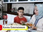 angelina-sondakh-saat-makan1.jpg