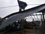 angin-puting-beliung-merusak-rumah-warga-dan-memadamkan-listrik-di-tilatang-kamang-agam.jpg