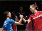 anthony-ginting-bersalaman-dengan-viktor-axelsen.jpg