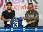 arema-fc-resmi-memperkenalkan-hamka-hamzah_20180713_225636.jpg