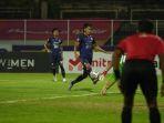 arema-fc-saat-bertemu-persib-bandung.jpg