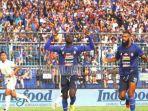 arema-fc-vs-semen-padang-di-liga-1-2019.jpg