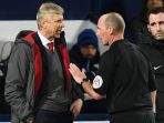 arsene-wenger-terlibat-friksi-dengan-wasit-mike-dean-saat-arsenal_20180209_080503.jpg