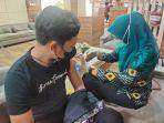 asn-di-lingkungan-pemko-banjarmasin-menjalani-vaksinasi-booster-di-loby-balai-kota.jpg