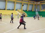 atlet-gulat-kalimantan-selatan-main-futsal-di-gor-hasanuddin-hm-banjarmasin-senin-01022021.jpg