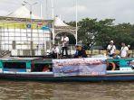balai-kipm-banjarmasin-menggelar-aksi-bersih-sungai-dari-sampah-plastik.jpg