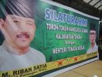 baliho-besar-wali-kota-palangkaraya-hm-riban-satia_20150626_231735.jpg