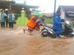 banjir-Jalan-Raya-Stagen-Desa-Sungaiparing-Kotabaru-kalsel-Kamis-23062022.jpg