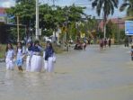 banjir-di-tanjung-selor-kaltara_20170510_144904.jpg