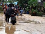 banjir-menggenangi-jalan-di-wilayah-kecamatan-awayan-balangan-kalsel-31102020.jpg