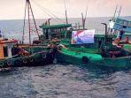 barang-bukti-kapal-ikan-asing-yang-dimusnahkan-dengan-cara-ditenggelamkan_wm.jpg