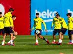barcelona-kembali-mengelar-latihan.jpg