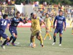 barito-putera-vs-arema-cronus_20161119_175953.jpg