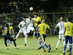 barito-putera-vs-psis-semarang_20180512_210507.jpg