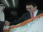 basuki-tjahaja-purnama-menerima-bendera-asian-games-i.jpg