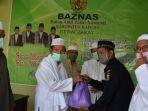baznas-kapuas-salurkan-bantuan-zakat.jpg