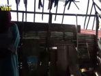 begini-atap-rumah-fahriah-seorang-nenek-tua-di-tabunio.jpg