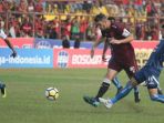 bek-arema-fc-arthur-cunha_20181014_191544.jpg