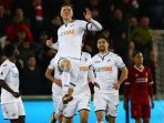 bek-swansea-city-alfie-mawson-tengah_20180123_073506.jpg