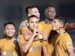 bhayangkara-fc-renan-da-silva-tengah.jpg