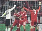 bintang-fc-bayern-thomas-mueller-kedua-dari-kanan-merayakan-golnya-ke-gawang-besiktas_20180221_065517.jpg