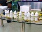 botol-botol-kecil-berisi-ganja-cair-kiriman-dari-belanda-diamankan-bnnp-kalsel-kamis-04022021-22.jpg