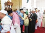 bupati-ansharuddin-menyambut-jamaah-haji_20170918_130854.jpg