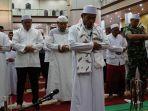 bupati-balangan-ansharuddin-mengikuti-sholat-hajat.jpg
