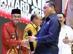 bupati-banjar-h-khalilurrahman-menerima-penghargaan-sakip-award-2018.jpg