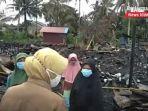 bupati-hj-noormiliyani-temui-para-korban-kebakaran-desa-bantuil-kecamatan-cerbon-kalsel-08122020.jpg