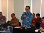 bupati-hss-h-achmad-fikry-menyampaikan-presentasi-terkait.jpg